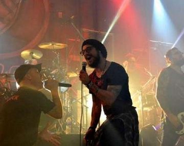 Osvaldo sigue rockeando