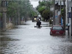 un joven murio electrocutado en medio del temporal un joven murio electrocutado en medio del temporal