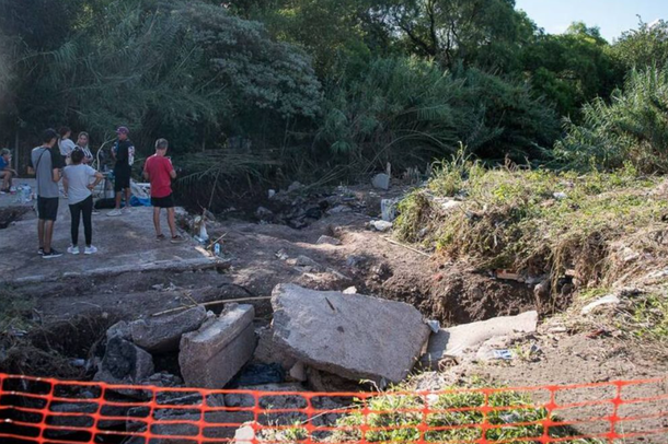 Tragedia en Paraná: una mamá y su hija de 10 años murieron arrastradas por un arroyo