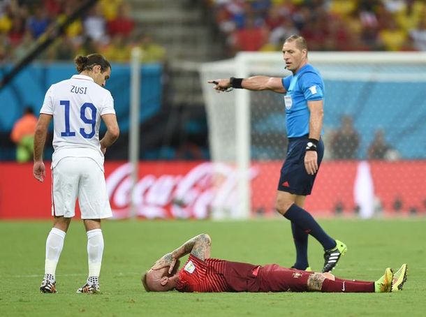 Otra buena actuación del argentino Néstor Pitana
