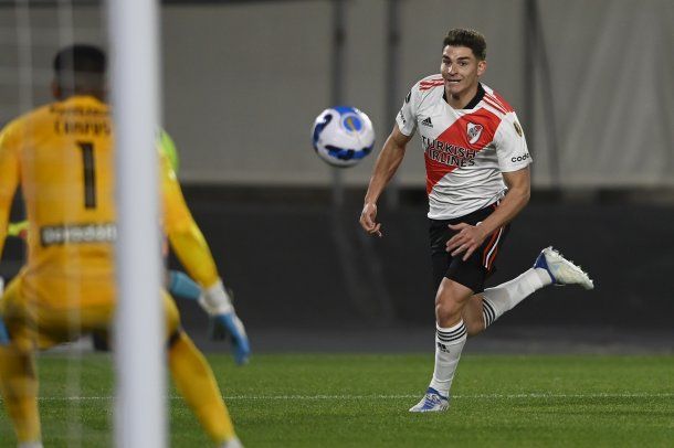 Copa Libertadores: con seis goles de Julián Álvarez, River ganó 8-1 Alianza