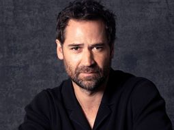 Con el papel protagónico de Manuel García-Rulfo, este película rompe todos los récords en Netflix.&nbsp;