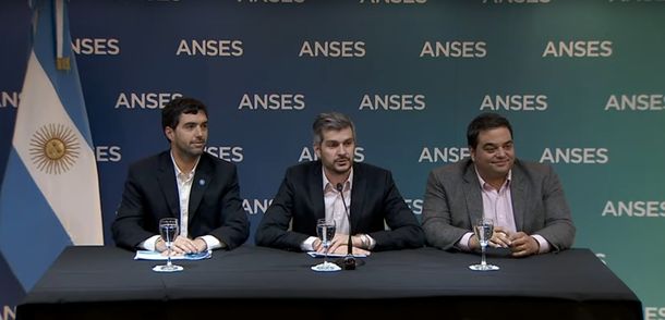 El Gobierno anunció aumento en las jubilaciones y en las AUH