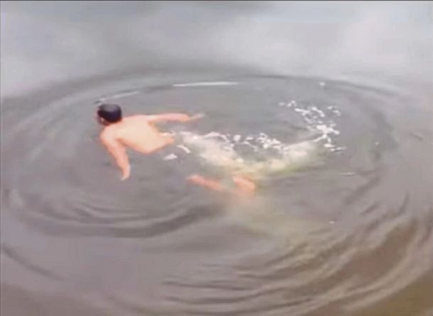 Chamán devorado por cocodrilo