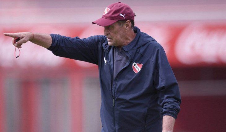 Falcioni dijo que por el penal contra Racing se contagió Covid-19