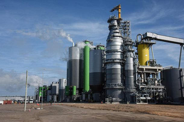 El Ministerio de Ambiente sancionó a la empresa finlandesa UPM por un derrame de soda cáustica en el arroyo Sauce.