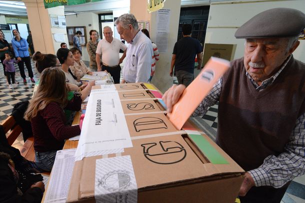 Comienza la carga de datos de las PASO en Santa Fe: el lunes, los resultados