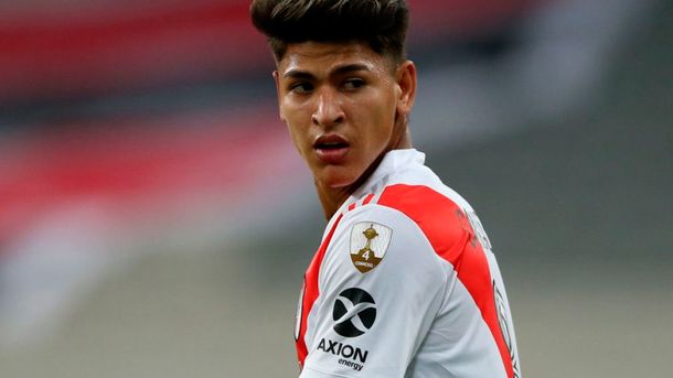 El jugador de River Jorge Carrascal dio positivo de Covid 19