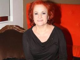Lucía Galán cuenta su historia en su libro