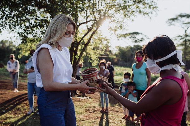 Fabiola Yañez impulsó obras de agua potable en municipios de Misiones
