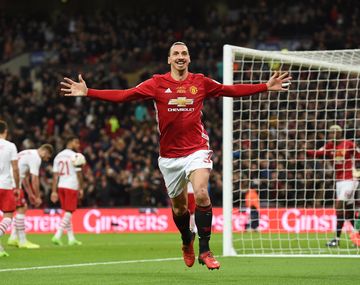 El delantero sueco, el estandarse del equipo del portugués Mourinho