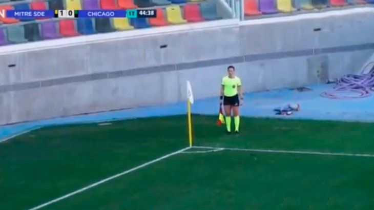 El repudiable comentario sexista de un relator: Está linda la árbitra asistente, consiga teléfono