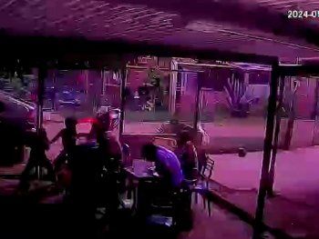 Chaco: tomaban mate en la galería y les cayó un rayo