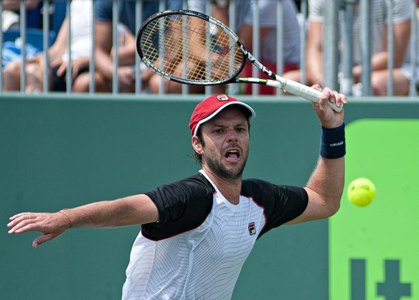 Su esposa, contenta: Zeballos perdió y viajará para el nacimiento de su hija