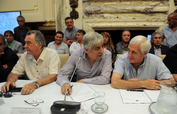 La CGT se reúne con Macri y le llevará reclamos por despidos e inflación