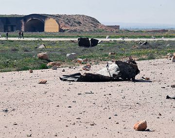 Así quedó la base militar bombardeada