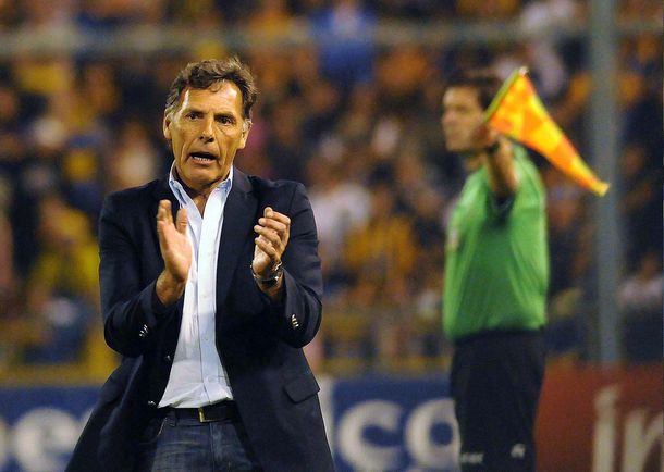 Mientras sigue el misterio sobre la continuidad de Sabella, Russo dice que está muy cómodo en Central