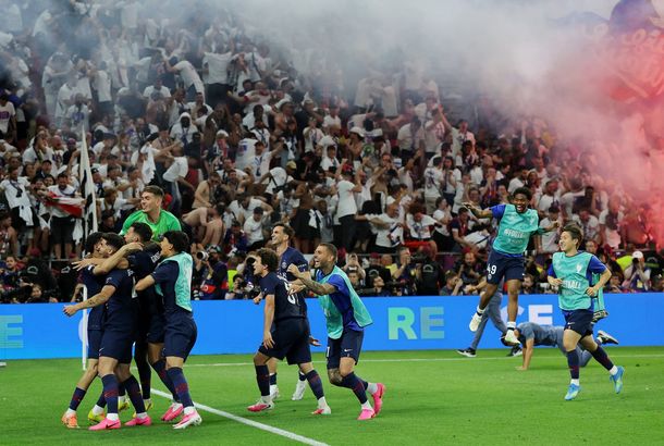 PSG venció al Arsenal y se consagró bicampeón de la Champions League. PSG venció al Arsenal y se consagró bicampeón de la Champions League.