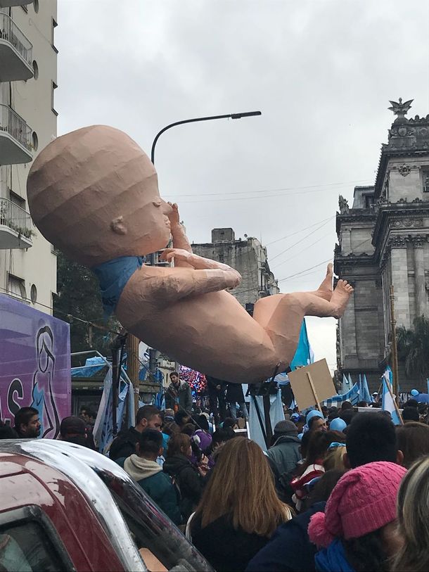 Las mejores fotos que dejó la jornada histórica por el aborto en el Senado