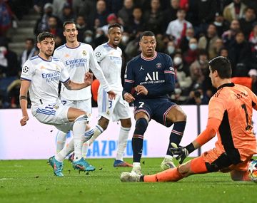 PSG le ganó sobre la hora al Real Madrid con un golazo de Mbappé