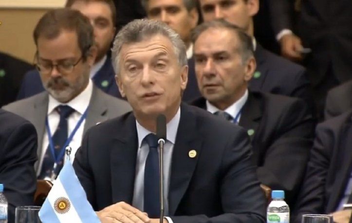 Luego de enviar material bélico a Bolivia, Mauricio Macri llamaba presidenta electa a Jeanine Áñez