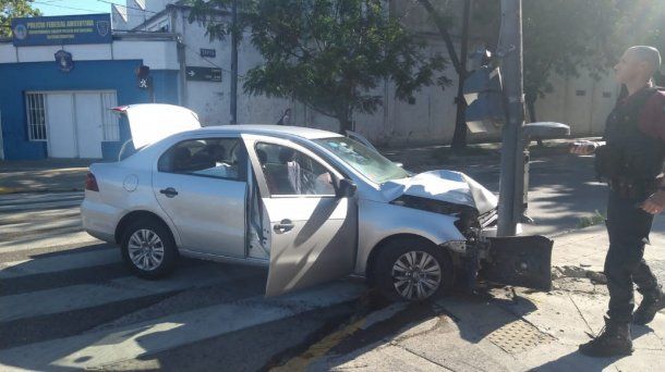 Lanús: robo, persecución y choque