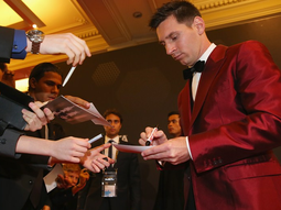 las cargadas al llamativo traje de lionel messi en twitter las cargadas al llamativo traje de lionel messi en twitter