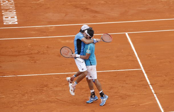 Leo Meyer metió el último punto en el dobles ante Italia