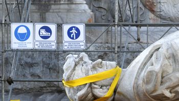 impiden que se realice el traslado de la estatua de colon impiden que se realice el traslado de la estatua de colon