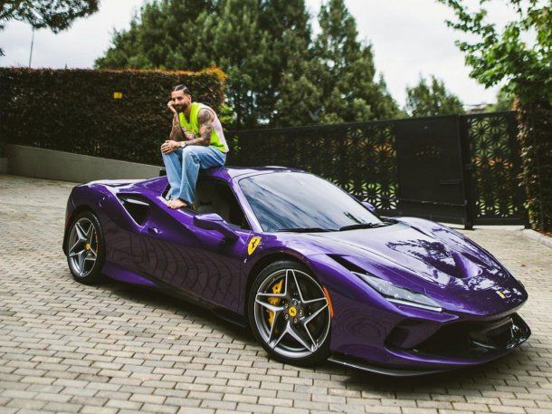 La impresionante Ferrari que se compró Maluma