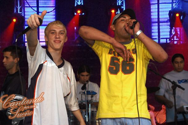 Cantando-con-un-chorro2