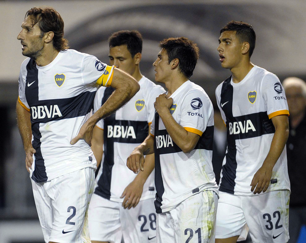 Rolando Schiavi: Si seguimos jugando así no podemos salir campeón