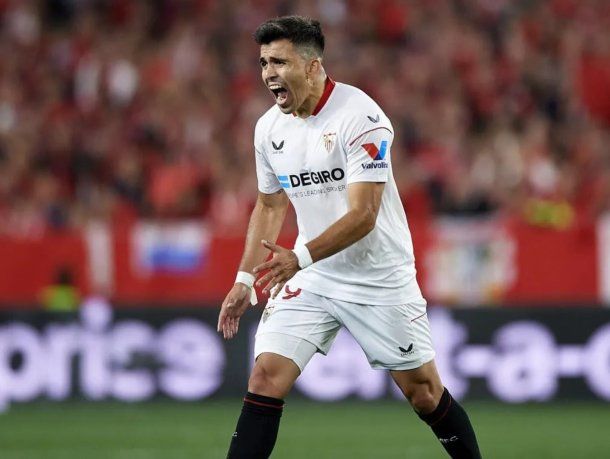 El Huevo Acuña y un fuerte un escándalo con un compañero en Sevilla