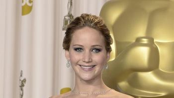 Jennifer Lawrence ganadora del premio a la mejora actriz Jennifer Lawrence ganadora del premio a la mejora actriz