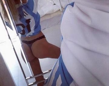 Charlotte Caniggia alentó a la Selección argentina con una foto muy provocativa