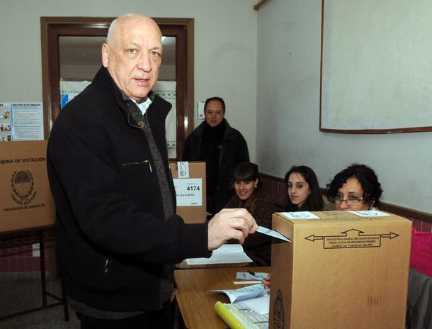 Santa Fe: balearon la casa del gobernador Antonio Bonfatti