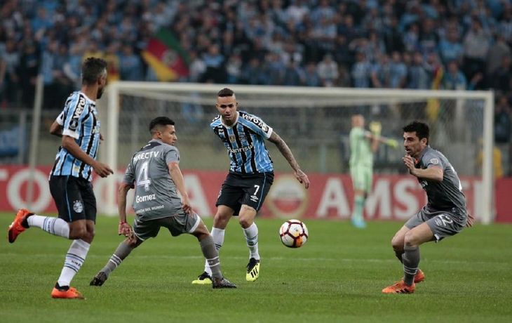 Gremio le ganó a Estudiantes de La Plata y lo eliminó en los penales