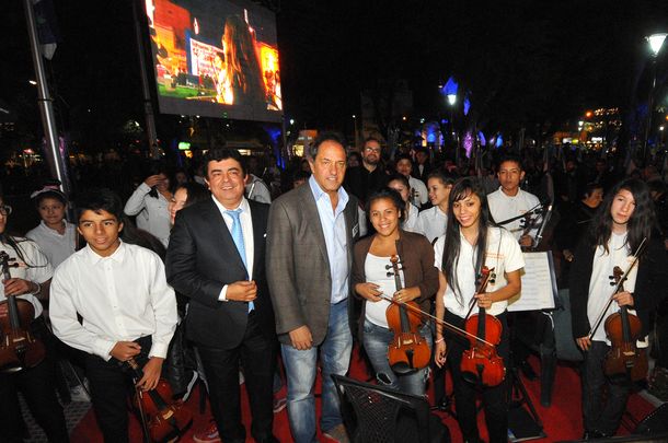 Scioli: El desarrollo es más integración, más inclusión y más unidad