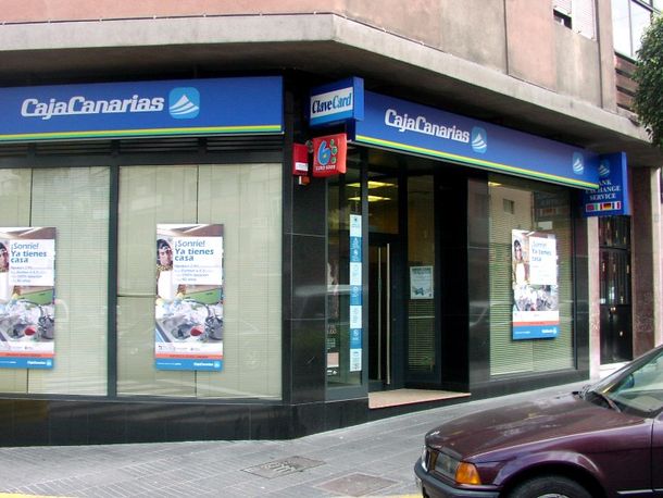 Pensaron que los cajeros regalaban plata pero fue un falso rumor