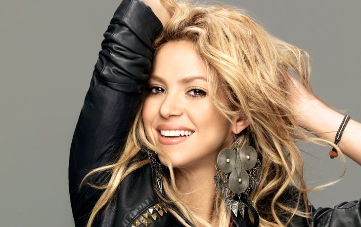 Shakira jugó a tener el pelo ¡gris!