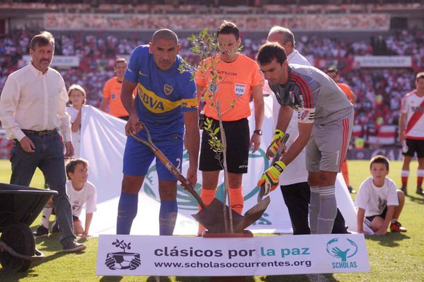 ¿De qué hablaron D´Onofrio y Angelici antes del Superclásico?
