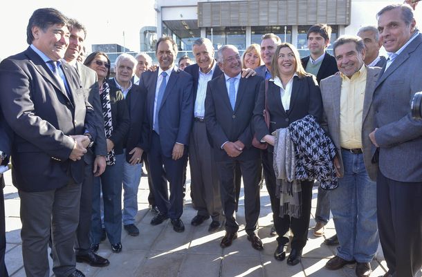 Scioli participó en San Juan de cumbre minera con nueve gobernadores