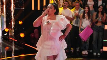 Pincoya se metió a la pileta desnuda en Gran Hermano Chile Pincoya se metió a la pileta desnuda en Gran Hermano Chile