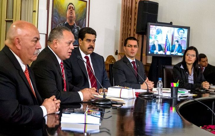 Renunció el gabinete completo del gobierno venezolano