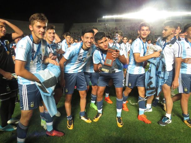Argentina Sub 15 derrotó a Brasil 3 a 2 y se quedó con el Sudamericano