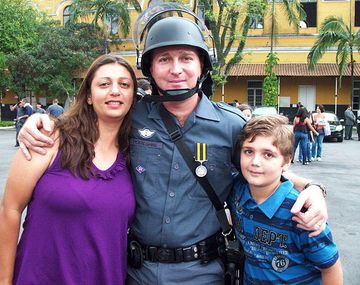 Un nene asesinó a su familia y luego se suicidó en Brasil