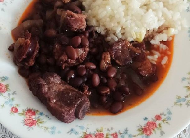Jair Bolsonaro invocó el patriotismo de supermercadistas para que bajen precios del arroz y los porotos