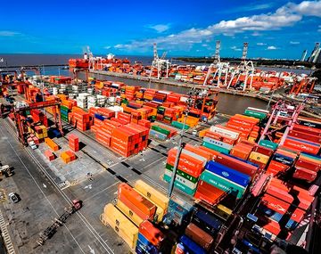 Portuarios llaman a un paro en repudio a la privatización de la terminal de Buenos Aires