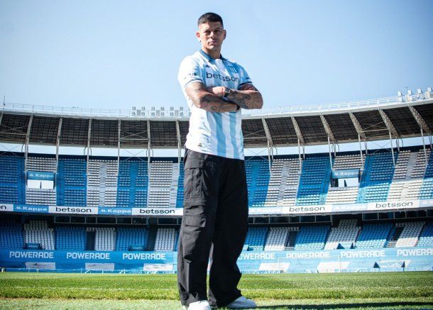 Con chicana, Racing presentó de manera oficial de Marcos Rojo: Se Copa