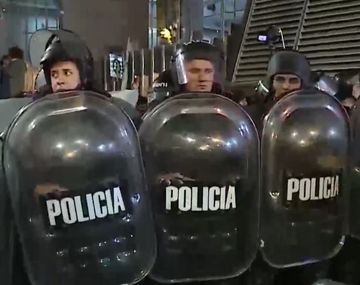 Congreso: la Policía reprimió a empleados públicos que reclamaron tras ser despedidos